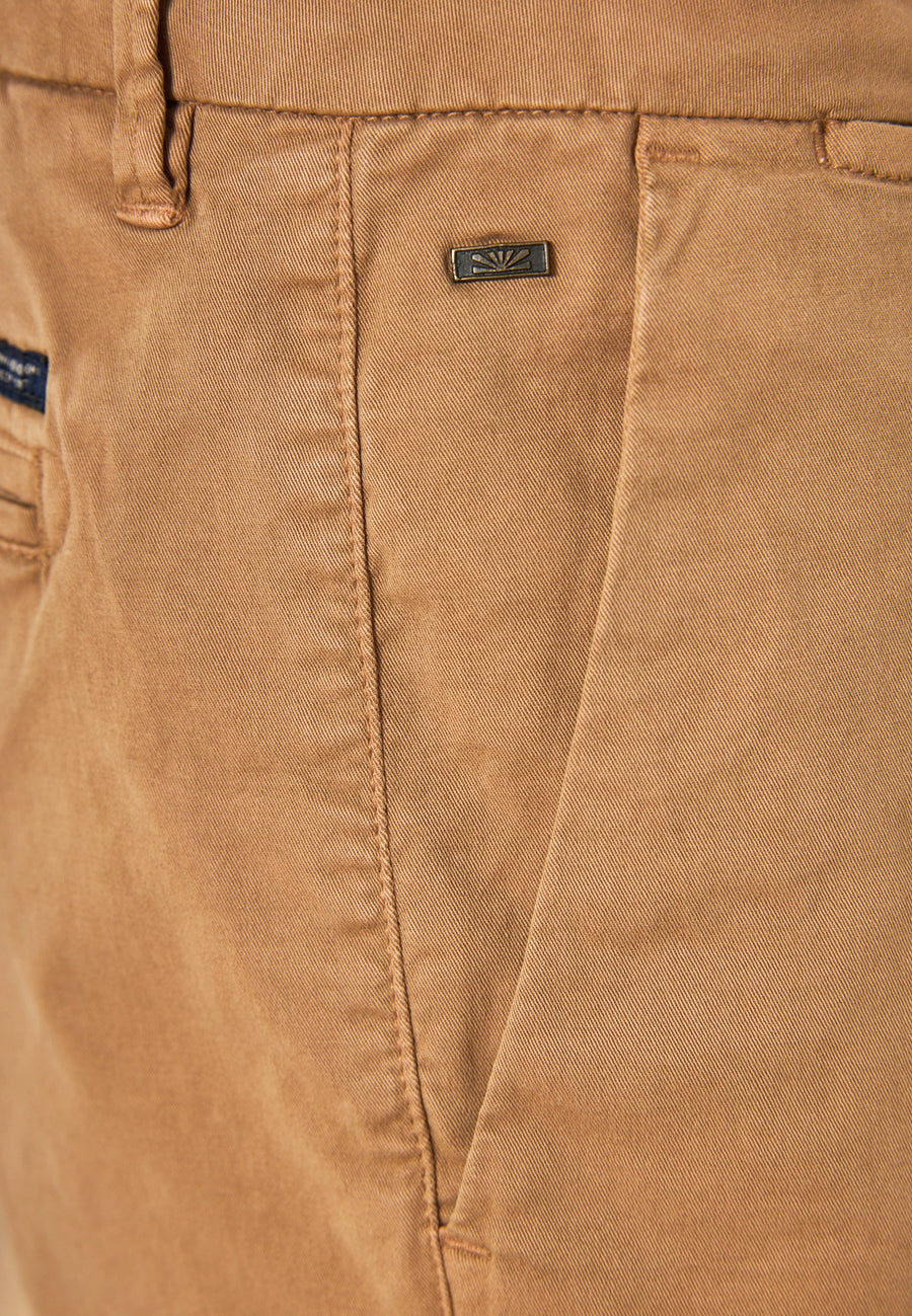 FBM012-001-02-CAMEL-8.jpg